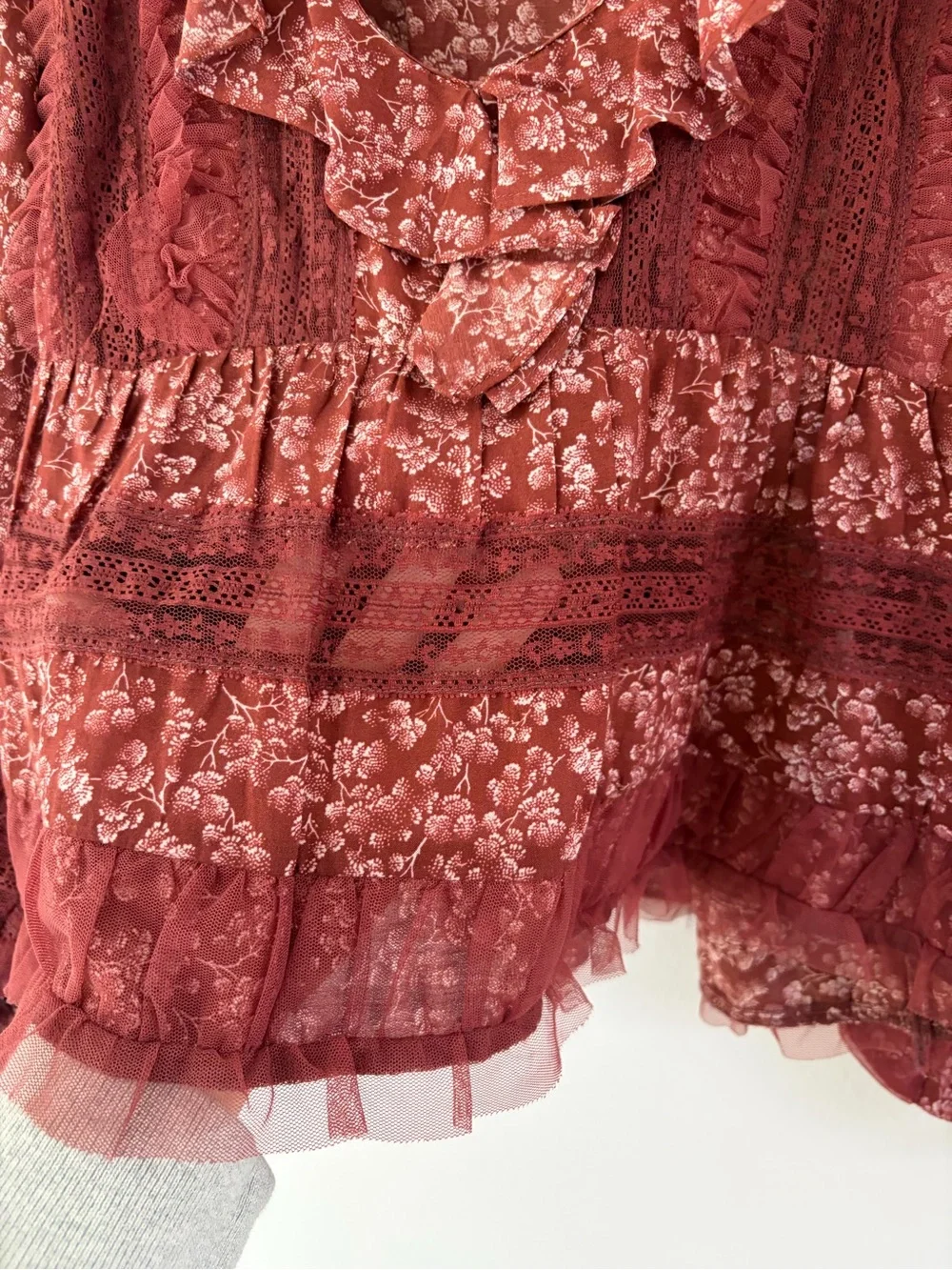 By Antropologie Ruffled V-Neck Popover Balloon Sleeve Red Floral Boho Blouse